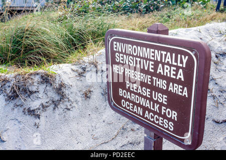 Boca Raton Florida, Palm Beach County, Atlantic Ocean Water South Beach Park, öffentliche Strände, Düne, Erosion, Schild, Logo, umweltfreundliche Gegend, Stockfoto