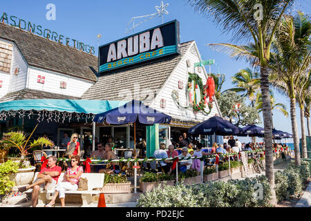 Florida Lauderdale by the Sea, Aruba Beach Cafe, Restaurants, Restaurants, Restaurants, Restaurants, Cafés, Essen, Essen, Essen gehen, Essen gehen, Service, Meeresfrüchte, Essen, Außenterrasse Stockfoto