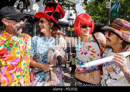 Miami Florida, Miami Dade County, Coconut Grove, King Mango Strut, jährlich, Gemeinschaftsveranstaltung, Parade, Satire, Parodie, Erwachsene Erwachsene Frau Frauen weibliche Dame, Frauen, Stockfoto