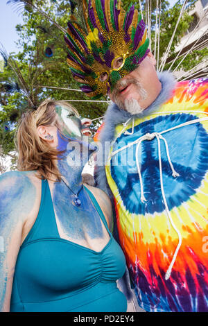 Miami Florida, Miami Dade County, Coconut Grove, King Mango Strut, jährlich, Gemeinschaftsveranstaltung, Parade, Satire, Parodie, Erwachsene Erwachsene Frau Frauen weibliche Dame, Mann mich Stockfoto