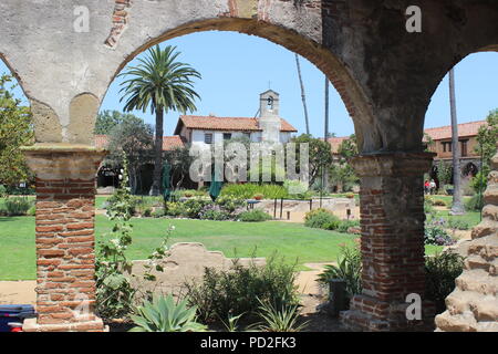Hof, Mission San Juan Capistrano, Kalifornien Stockfoto