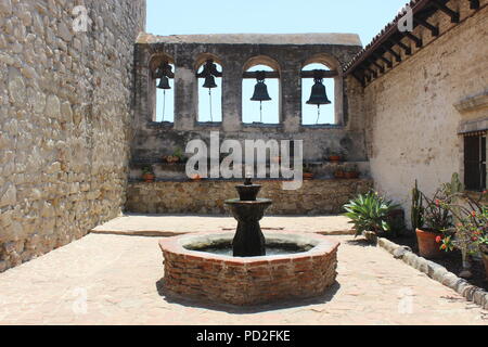 Campanario, Heiligen Garten, Mission San Juan Capistrano, Kalifornien Stockfoto