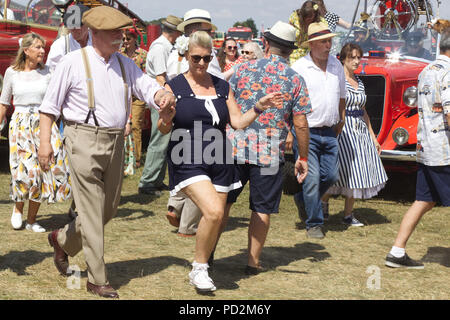 Paare tanzen Lindy Hop Stockfoto