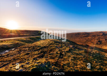 Bealach Na Ba Blickpunkt mit der Isle of Skye im Hintergrund Stockfoto