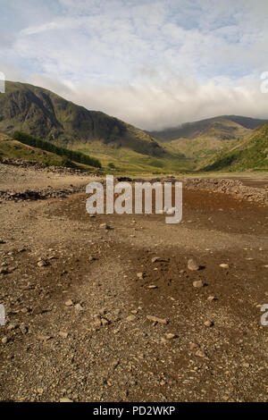 Niedriger Wasserstand bei Haweswater zeigt die Überreste von mardale Green Stockfoto