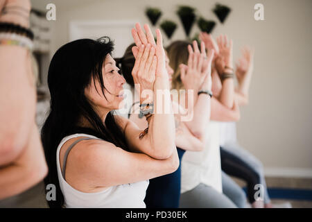 Frauen Yoga Retreat Stockfoto