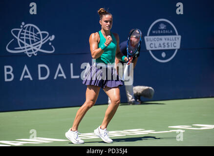 San Jose, CA USA. 05 Aug, 2018. Maria Sakkari feiert ihr zurück, wurde aber von Mihaela Buzarnescu 6-1, 6-0 während der Mubadala Silicon Valley Classic besiegte an der San Jose State University, San Jose, Kalifornien. Thurman James/CSM/Alamy leben Nachrichten Stockfoto