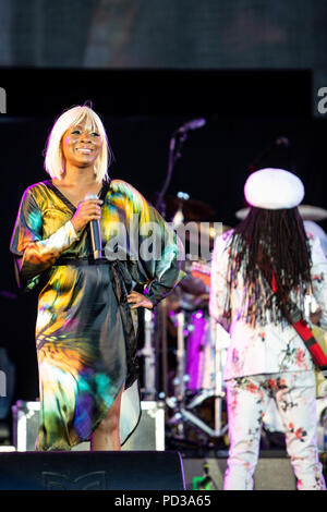 Brighton, UK. 5. August 2018. CHIC, Nile Rodgers runden ein weiteres Jahr an der Brighton Stolz 2018 Credit: Hugh Wilton/Alamy leben Nachrichten Stockfoto