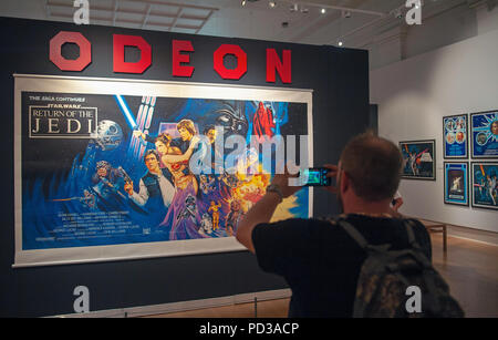 Kann das Spielzeug mit Euch. Star Wars Spielzeug und Filmen Ausstellung im Neuen Museum, Leicester entfernt. Stockfoto