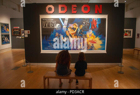 Kann das Spielzeug mit Euch. Star Wars Spielzeug und Filmen Ausstellung im Neuen Museum, Leicester entfernt. Stockfoto