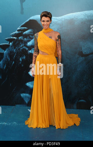 Hollywood, Ca. 6 Aug, 2018. Ruby Rose, bei Warner Bros. Bilder und Schwerkraft Bilder 'Premiere der "Meg" bei TCL Chinese Theater Imax in Hollywood, Kalifornien am 6. August 2018. Credit: Faye Sadou/Medien Punch/Alamy leben Nachrichten Stockfoto