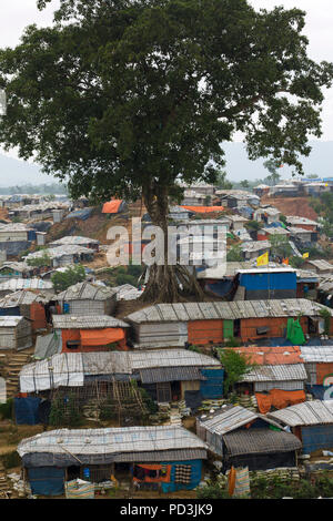 COX'S BAZAR, BANGLADESCH - AUGUST 04: Rohingya Menschen im Flüchtlingslager in Cox's Bazar, Bangladesch am August 04, 2018 gesehen. Stockfoto