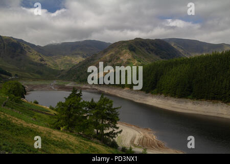 Niedriger Wasserstand bei Haweswater zeigt die Überreste von mardale Green Stockfoto