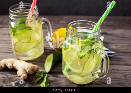 Zitrone und Gurken drink Stockfoto