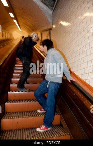 Tektonik Tänzer im St-Annatunnel in Antwerpen (Belgien, 07/01/2009) Stockfoto