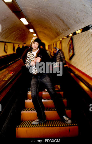 Tektonik Tänzer im St-Annatunnel in Antwerpen (Belgien, 07/01/2009) Stockfoto