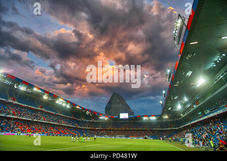 Basel, Schweiz - 1 August 2018: Innenansicht des vollen im Basler St. Jakob-Park Stadion während der UEFA Champions League Spiel zwischen PAOK vs Basel Stockfoto