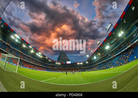 Basel, Schweiz - 1 August 2018: Innenansicht des vollen im Basler St. Jakob-Park Stadion während der UEFA Champions League Spiel zwischen PAOK vs Basel Stockfoto