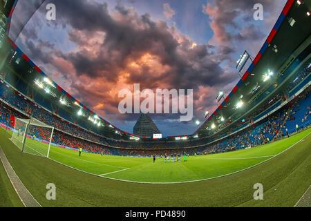 Basel, Schweiz - 1 August 2018: Innenansicht des vollen im Basler St. Jakob-Park Stadion während der UEFA Champions League Spiel zwischen PAOK vs Basel Stockfoto