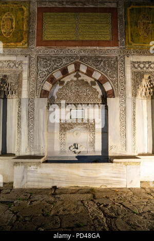 Eine von vier Waschung Brunnen, Springbrunnen von Sultan Ahmed III (Türkischen Rokoko), Istanbul, Türkei Stockfoto