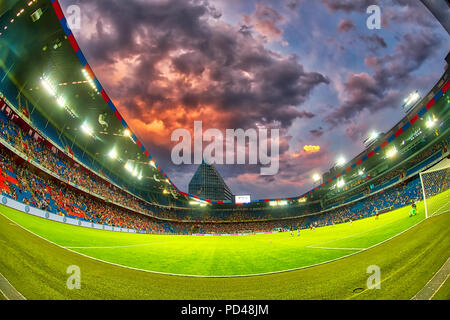 Basel, Schweiz - 1 August 2018: Innenansicht des vollen im Basler St. Jakob-Park Stadion während der UEFA Champions League Spiel zwischen PAOK vs Basel Stockfoto