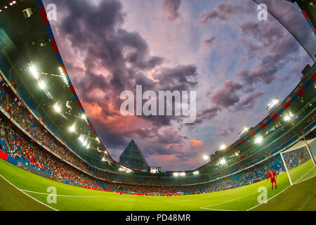 Basel, Schweiz - 1 August 2018: Innenansicht des vollen im Basler St. Jakob-Park Stadion während der UEFA Champions League Spiel zwischen PAOK vs Basel Stockfoto