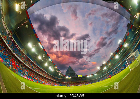 Basel, Schweiz - 1 August 2018: Innenansicht des vollen im Basler St. Jakob-Park Stadion während der UEFA Champions League Spiel zwischen PAOK vs Basel Stockfoto