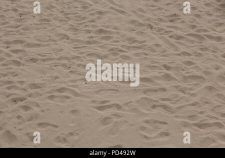 Schöne Aussicht auf die Menschen in der Sonne bei Barry Island Beach in South Wales Stockfoto