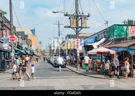 Die Kensington Market ist eine bunte Viertel in der Innenstadt von Toronto mit Ecclectic Geschäfte und multikulturellen Restaurants. Stockfoto