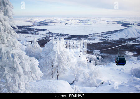 Winterlandschaft, verschneite Ural in bewölkten Tag, Russland Stockfoto