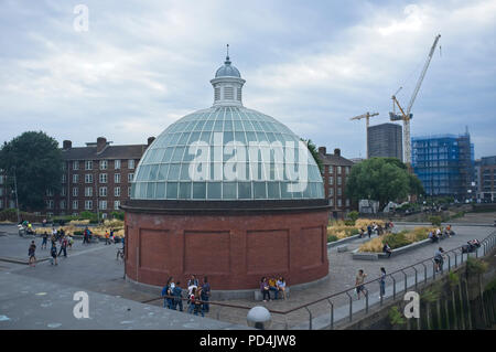 Eingang Kuppel auf den Greenwich Foot Tunnel unter der Themse Stockfoto