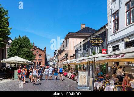 Cafés und Restaurants auf Fiolstraede im lateinischen Viertel, Kopenhagen, Dänemark Stockfoto