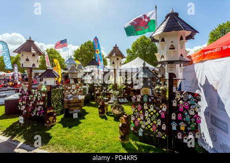 Eine Zusammenstellungen von bunten taubenschläge an der RHS Frühjahr 2018 Malvern, Worcestershire, England, Großbritannien Stockfoto