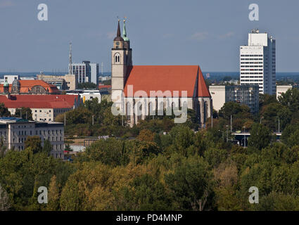 Blick vom Albinmüller-Turm nach Norden zur St. Johanniskirche heute Kulturzentrum Stockfoto