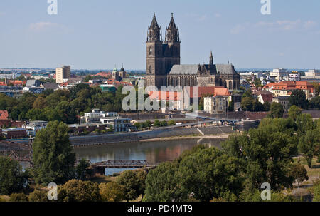 Begonnen 1209 vollendet 1520 Ansicht von Südwest gesehen vom Albinmüller-Turm links St. Sebastian unten sterben Elbe Stockfoto