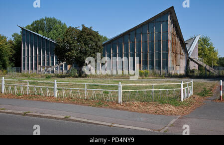 Rotehornpark Mehrzweckhalle HYPARSCHALE Magdeburg 1969 von Ulrich Müther u ein stützenfreier errichtet Innenraum Grundfläche 48 x 48 m Leerstand seit 19. Stockfoto