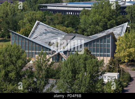 Rotehornpark Mehrzweckhalle HYPARSCHALE Magdeburg 1969 von Ulrich Müther u ein stützenfreier errichtet Innenraum Grundfläche 48 x 48 m Leerstand seit 19. Stockfoto