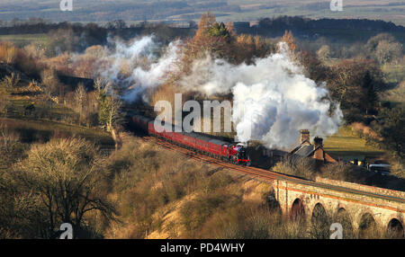 45699 Köpfe Vergangenheit Crosby Garrett am 17.2.18 mit einem Winter Cumbrian Mountain Express. Stockfoto