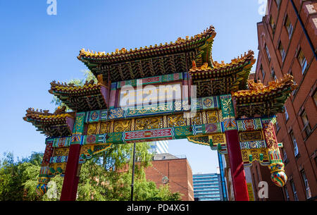 Chinesische Tor in Chinatown Manchester Stockfoto