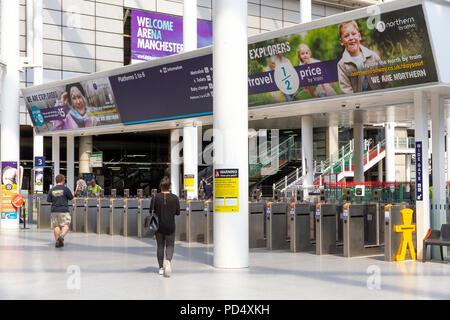 Ticket Barriere an der Manchester Victoria Station. Stockfoto