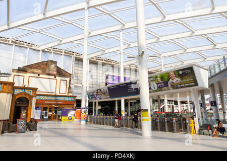 Ticket Barriere an der Manchester Victoria Station. Stockfoto