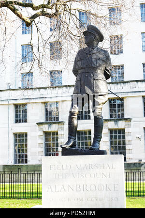 LONDON - ENGLAND - Jan 20, 2017: Feldmarschall Alan Brooke, Viscount Alanbrooke war ein Offizier der britischen Armee. Denkmal am Ministerium der Verteidigung Stockfoto