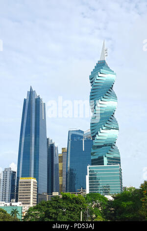 PANAMA CITY, Panama - 14.September 2017: Die F&F Tower ist ein Büroturm in Panama City. Emporis ausgewählt, um die F&F Tower unter den Top Ten der besten Wolkenkratzer o Stockfoto