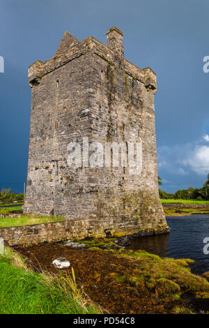 Rockfleet Schloss, ein Grace O'Malley defense Burg auf die Clew Bay im County Mayo, Irland Stockfoto