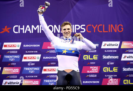 Die Niederlande Jeffrey Hoogland feiert Gold gewinnen in der Männer Sprint Final bei Tag fünf der 2018 Europameisterschaften im Sir Chris Hoy Velodrome, Glasgow. Stockfoto