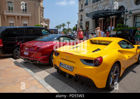 Gelb Ferrari 488 Auto von Monte Carlo in Monaco eine administrative Bereich des Fürstentums Monaco geparkt Stockfoto