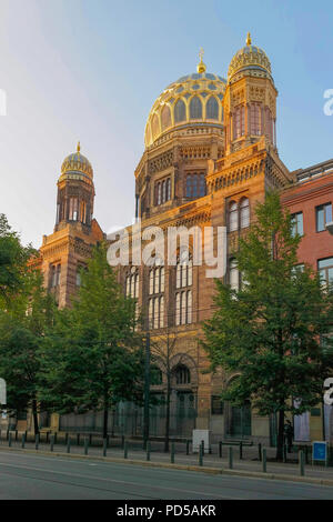 Neue Synagoge Berlin, maurische Renaissance-Architektur, erbaut 1859–1866, Oranienburger Straße, Berlin-Mitte, Deutschland Stockfoto