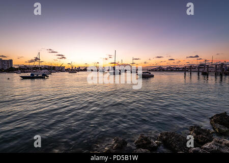 Maurice Gibb Memorial Park bei Sonnenuntergang Stockfoto