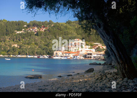 Die hübsche kleine Harbourside Dorf Lakka, Paxos, Griechenland Stockfoto