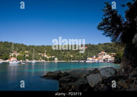 Die hübsche kleine Harbourside Dorf Lakka, Paxos, Griechenland Stockfoto